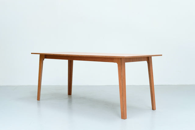 Bauer Table